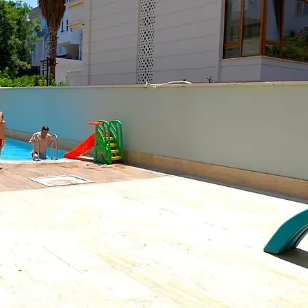 Kemer Suit