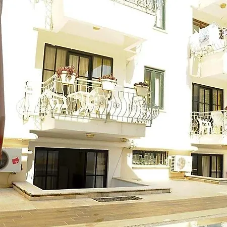 Kemer Suit Kemer